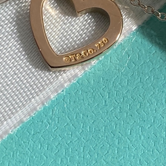 TIFFANY & CO Double sentimental Heart Necklace 18k Gold 925 Silver retired! - Picture 4 of 11